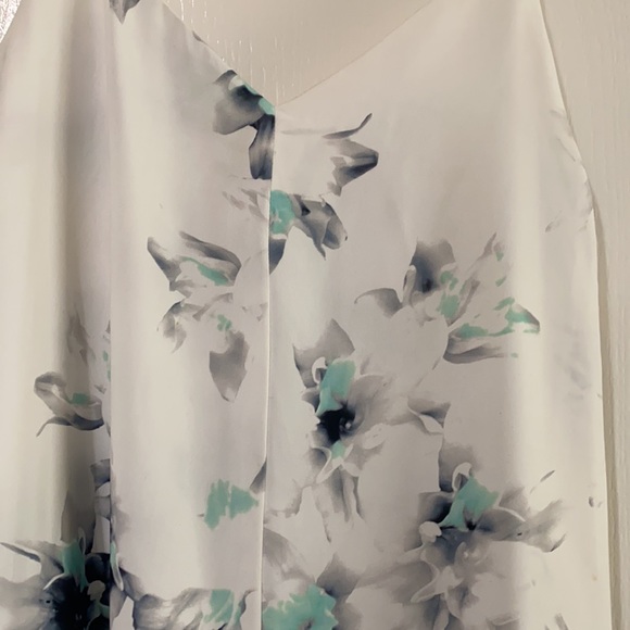 State of Being romper. - Picture 2 of 3